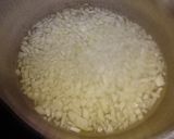 鶏ひき肉の変わり親子丼作り方1写真