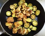 味玉乗せ♡鶏肉とトロなすの照り焼き丼作り方6写真