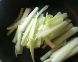 さっぱりセロリと葉っぱのレモン炒め作り方2写真