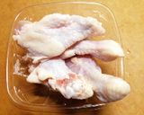 新じゃがと手羽元で、かんたん煮物作り方1写真