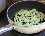 【冷凍野菜】枝豆のフライパン蒸し焼き作り方1写真