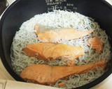 秋！簡単！鮭としらすの炊き込みご飯作り方6写真