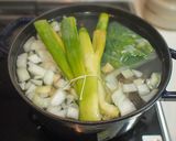ストウブdeとっても濃厚*鶏ガラスープ作り方14写真