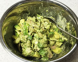 蒸し鶏とアボカドのバジルマヨ和え作り方3写真
