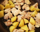 簡単うまい！鶏肉とじゃがいもの味噌バター作り方3写真