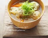 ふわふわ鶏団子と根菜のごちそう味噌汁作り方10写真