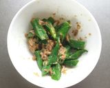 レンジで簡単☆オクラとツナの胡麻和え。作り方3写真