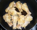 簡単鶏の手羽元照り煮作り方3写真