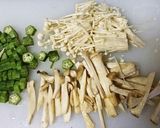 さっぱり!おくらとトマトときのこのスープ作り方1写真
