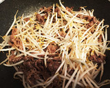 ☆パクチーのせ牛肉もやしのタイ風焼きそば作り方2写真