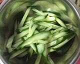鶏皮とキュウリの酢の物作り方1写真