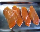 鮭のカレー風味バジルピカタ作り方1写真