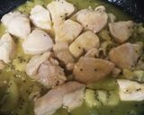 鶏胸肉のオレンジ、キーウィソース煮作り方3写真