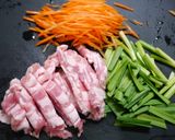簡単！豚バラにらのエゴマ炒め作り方1写真