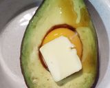 アボカド目玉ココット（バター醤油味）作り方1写真