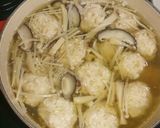 ☆鶏だんごのきのこスープ☆作り方7写真
