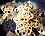 レンコンとコンニャクのピリ辛炒め作り方4写真