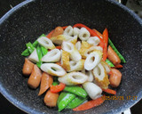 ウィンナーときぬさや豆のケチャ炒め😋♪作り方3写真