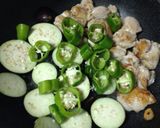 簡単さっぱり！夏野菜とチキンのトマト煮作り方5写真