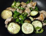 簡単さっぱり！夏野菜とチキンのトマト煮作り方6写真
