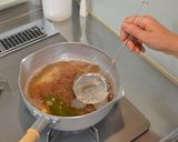 にらと豚肉の味噌汁作り方2写真