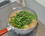 にらと豚肉の味噌汁作り方9写真