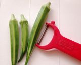 オクラとシメジのベーコン炒め作り方1写真