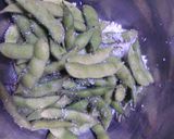 指なめ必至！(笑)枝豆のアヒージョ♪作り方1写真