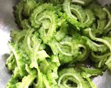 ゴーヤーとピーマンとじゃこの塩昆布炒め作り方1写真