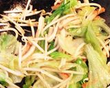 野菜たっぷり☆炒めレタスの肉巻き作り方5写真