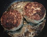 チーズをのせて♡ドラえもんハンバーグ作り方1写真