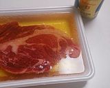 実験！安いステーキ肉を柔らかくする方法～作り方1写真