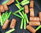 アスパラとウインナーのオイバタ炒め作り方3写真