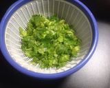 セロリの葉の胡麻味噌炒め作り方1写真