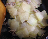 冬瓜の大量消費に！冬瓜と豚肉の炒め物作り方7写真