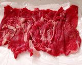 牛肉切り落としでサイコロステーキ煮込み作り方1写真