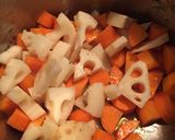 簡単！れんこんとコンニャクの甘辛煮作り方1写真
