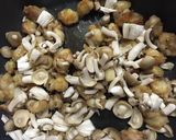 やみつき!簡単!しめじと鶏なんこつ炒め☆作り方5写真