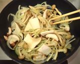 【ヘルシー】茹で鶏の粒マスきのこソース♪作り方3写真