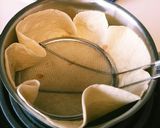 簡単！タコサラダのシェル(食べられる器)作り方3写真