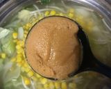 野菜味噌バターラーメンのスープ作り方5写真