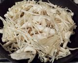 もやしときのこのアンチョビバター蒸し作り方1写真