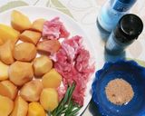 じゃがいもと豚肉のローズマリー炒め作り方1写真