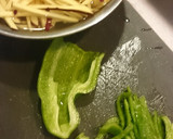 ちくわ入り！さつま芋とピーマンのきんぴら作り方1写真