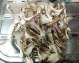 鶏肉とマイタケのパスタ作り方1写真