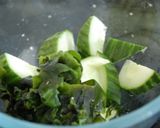 きゅうりとわかめの桜海老ニンニク胡麻和え作り方1写真