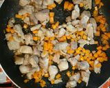 簡単おいしい！しめじと鶏の炊き込みご飯作り方2写真