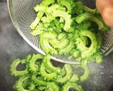 にんにくと味覇で作る！ゴーヤチャンプル作り方1写真
