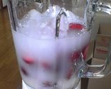 ビタミンたっぷり★ｼｬﾘｼｬﾘ苺カルピス作り方3写真