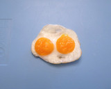 簡単キャラ弁☆うずらの卵で双子のぐでたま作り方1写真